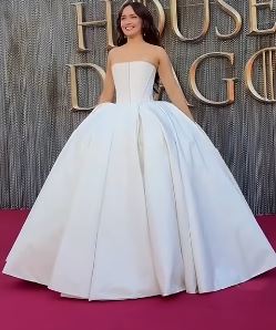 olivia cooke weight gain season 3